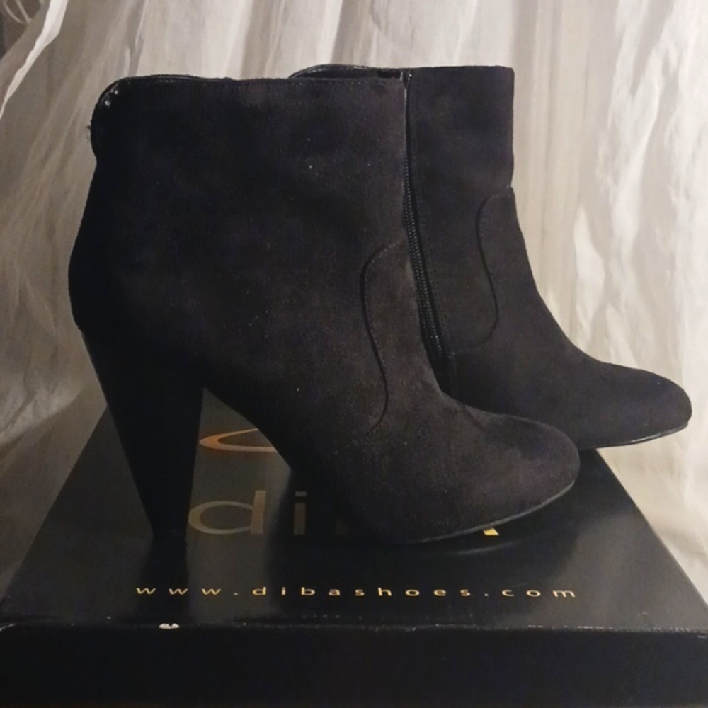 Diba BOOTIES Black Suede size 6.5